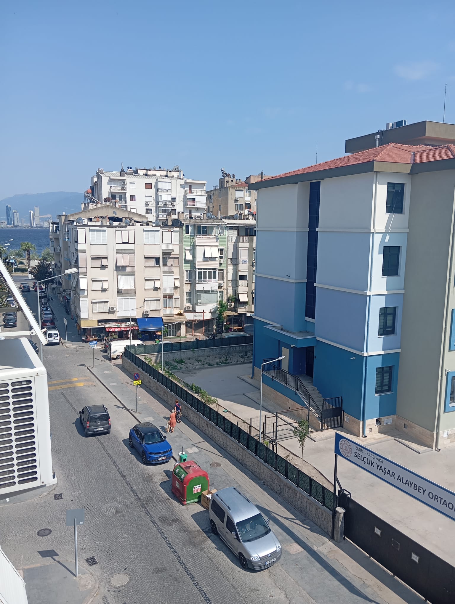 ALAYBEY ÇARŞIDA SATILIK 3+1 DAİRE